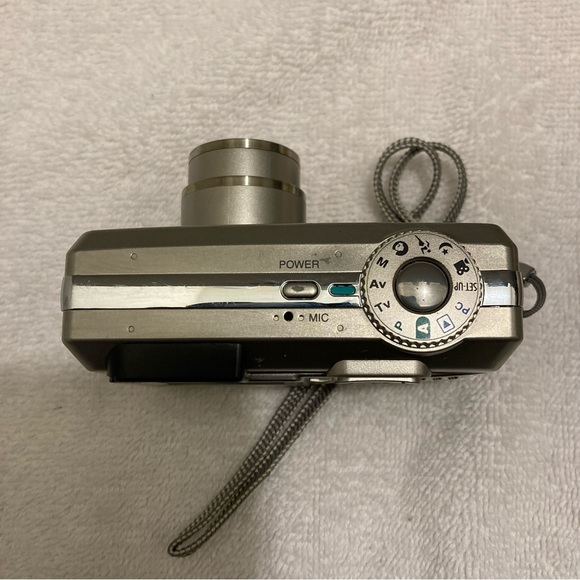 Gateway DC-T50 Silver Digital Camera - Picture 6 of 8